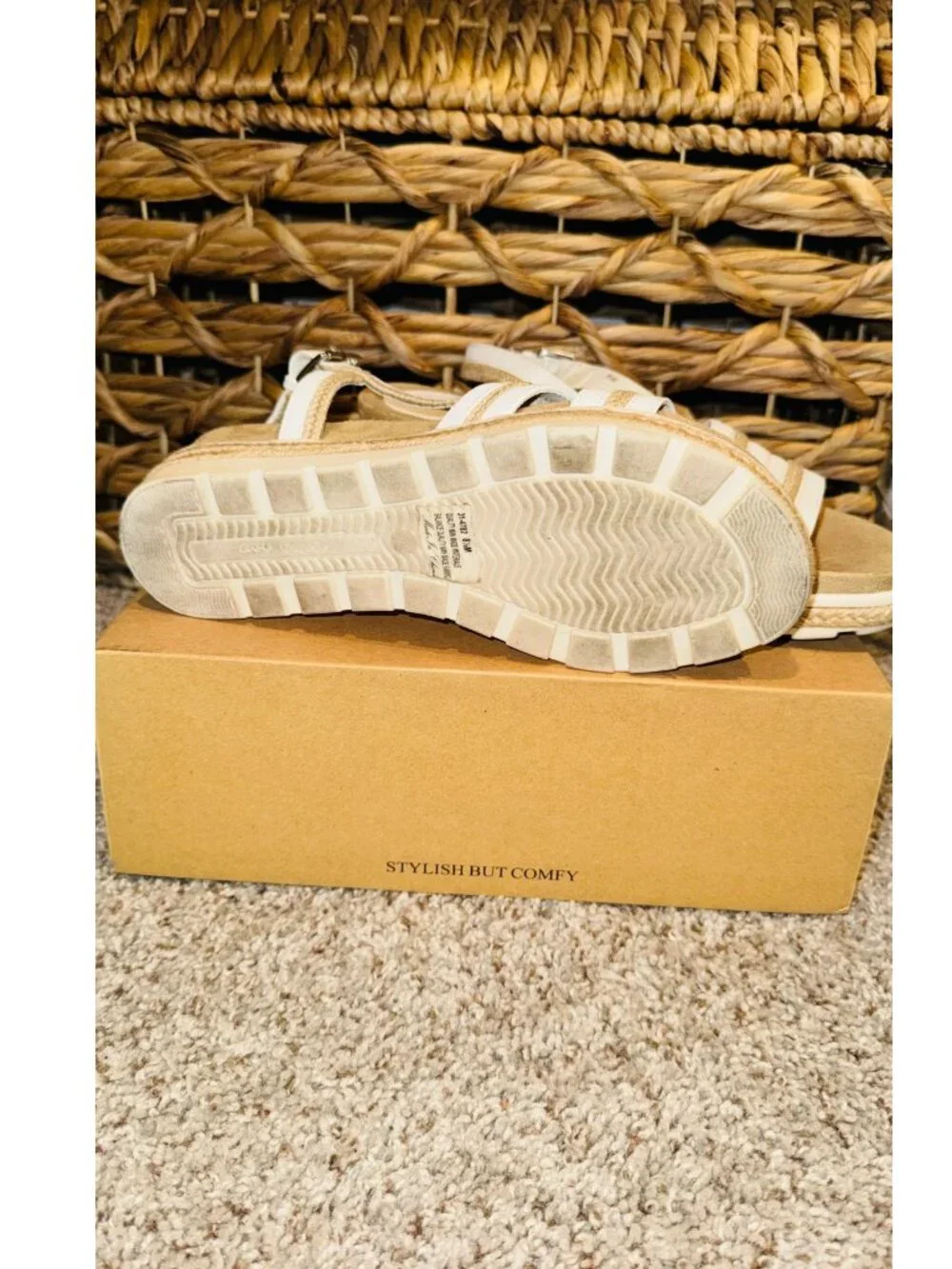 Easy Street White Espadrille Wedge Sandals Size 8.5